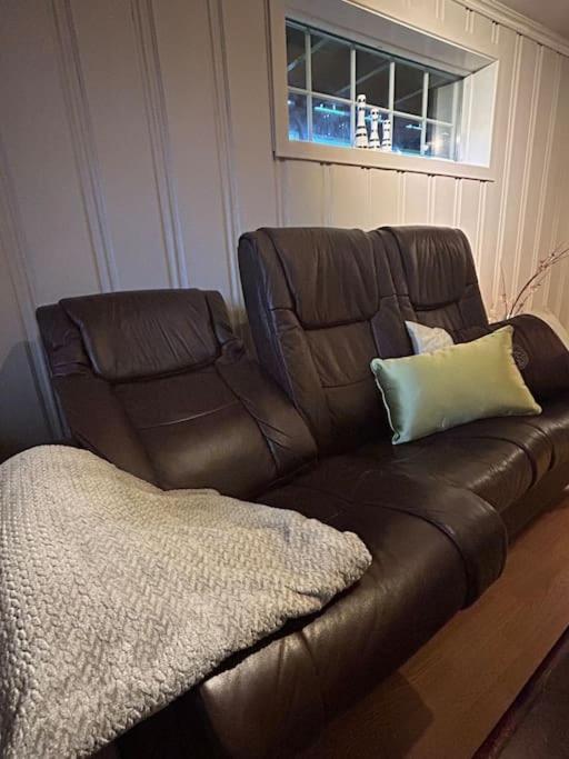 Tur Og Sentrumsnaer Sokkel-leilighet Apartment